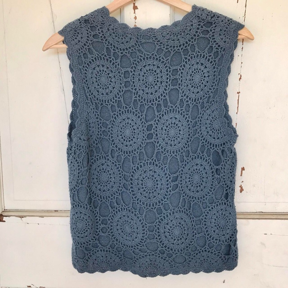 Vintage 90’s Women's Teal Crochet Vest - Picture 3 of 3